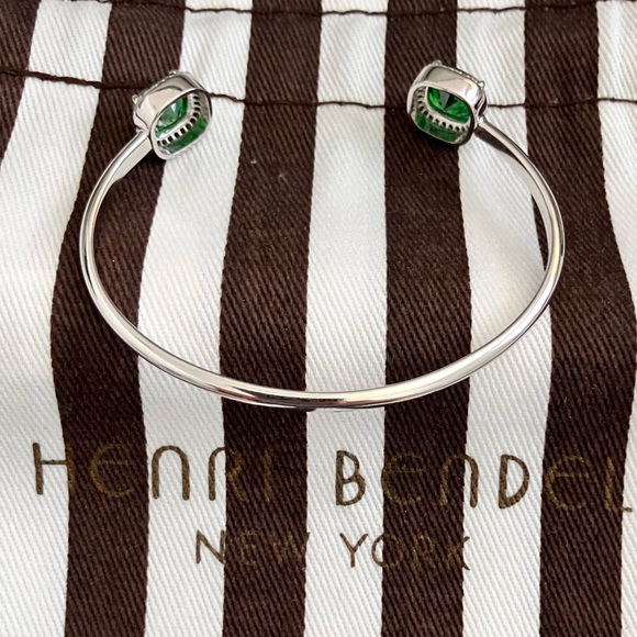 NWOT Henri Bendel open bangle bracelet. - Picture 5 of 7